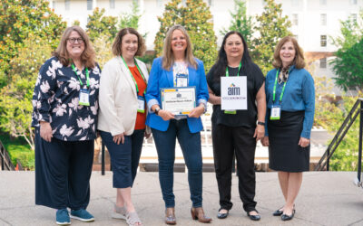 AIM Presents Woman of Distinction Award
